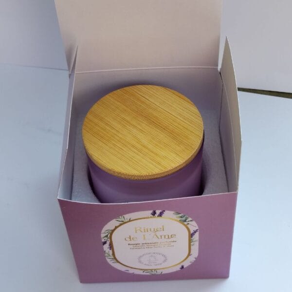 Rituel de L'Âme — Bougie artisanale dans sa boîte cadeau | Quinn Crafts