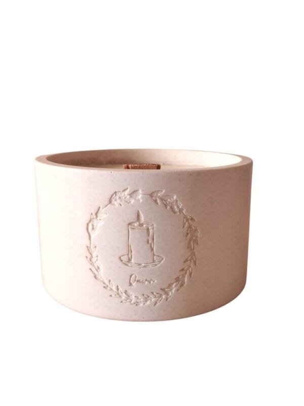 Bougie Bois de Santal en jesmonite naturelle, finition non peinte, collection Éditions Naturelles Quinn Crafts